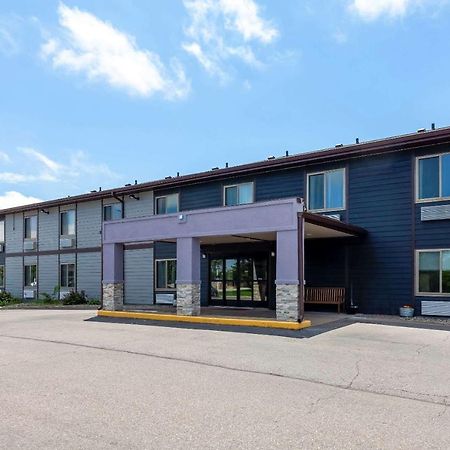 Clarion Pointe Hotel Tomah Exterior foto
