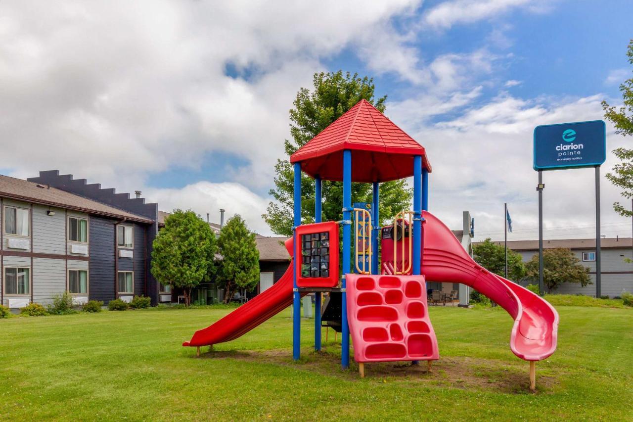 Clarion Pointe Hotel Tomah Exterior foto