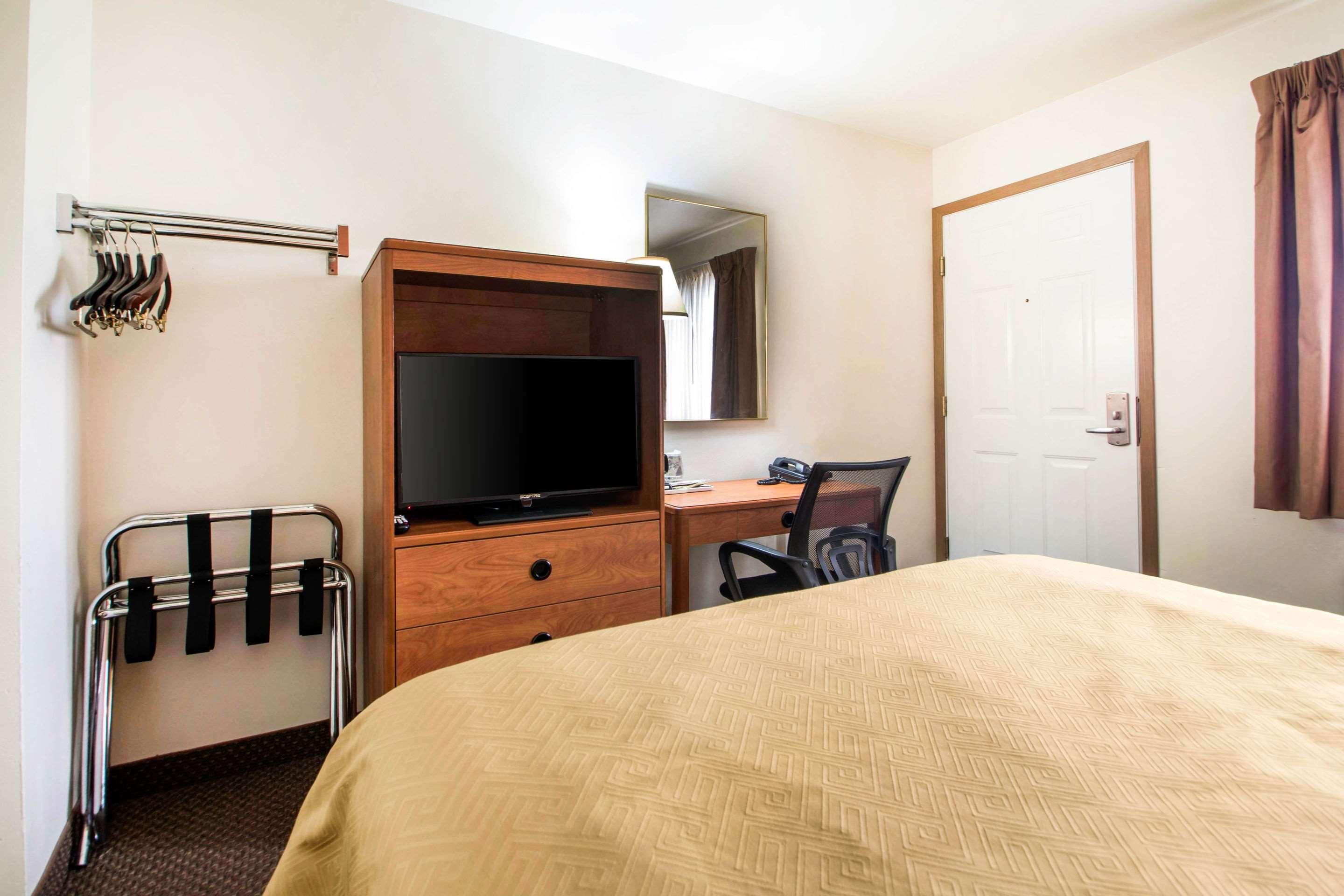 Clarion Pointe Hotel Tomah Exterior foto