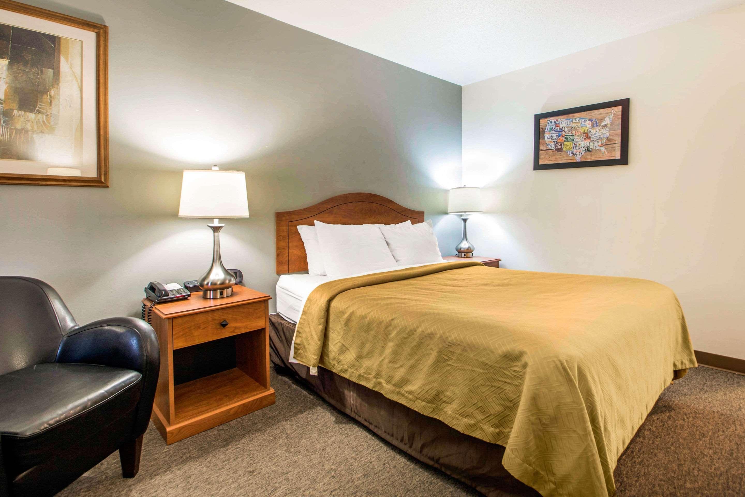 Clarion Pointe Hotel Tomah Exterior foto