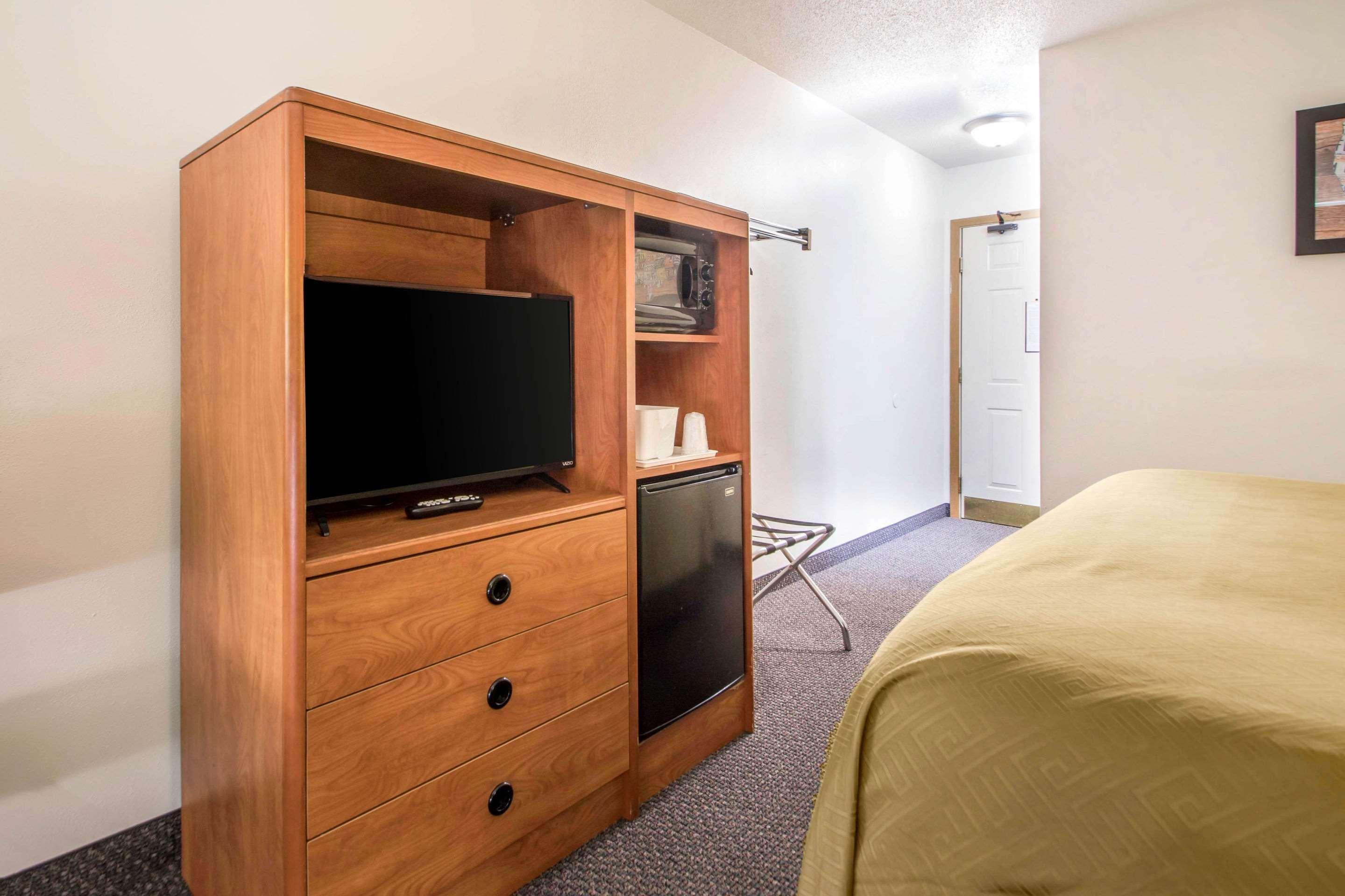 Clarion Pointe Hotel Tomah Exterior foto
