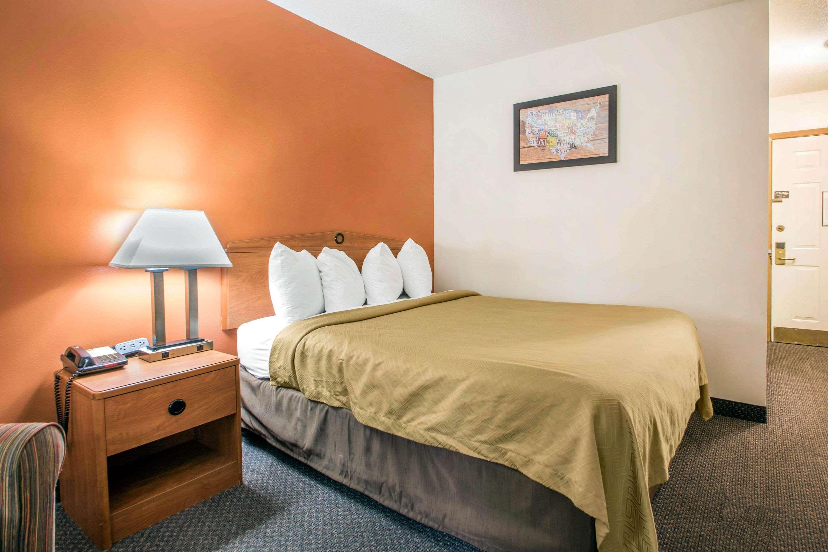 Clarion Pointe Hotel Tomah Exterior foto