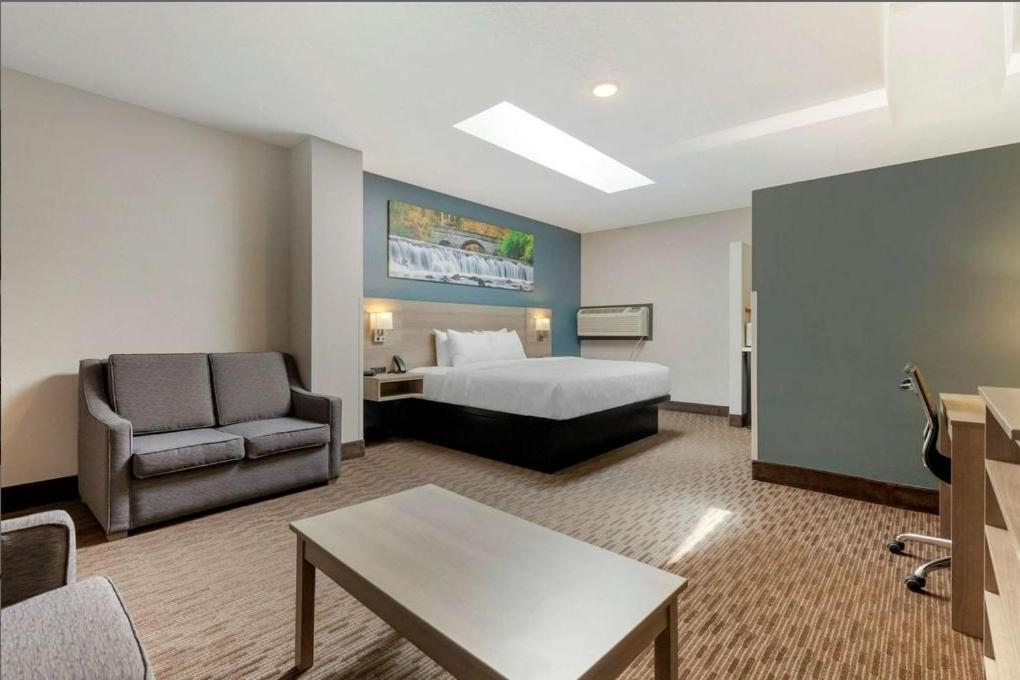 Clarion Pointe Hotel Tomah Exterior foto