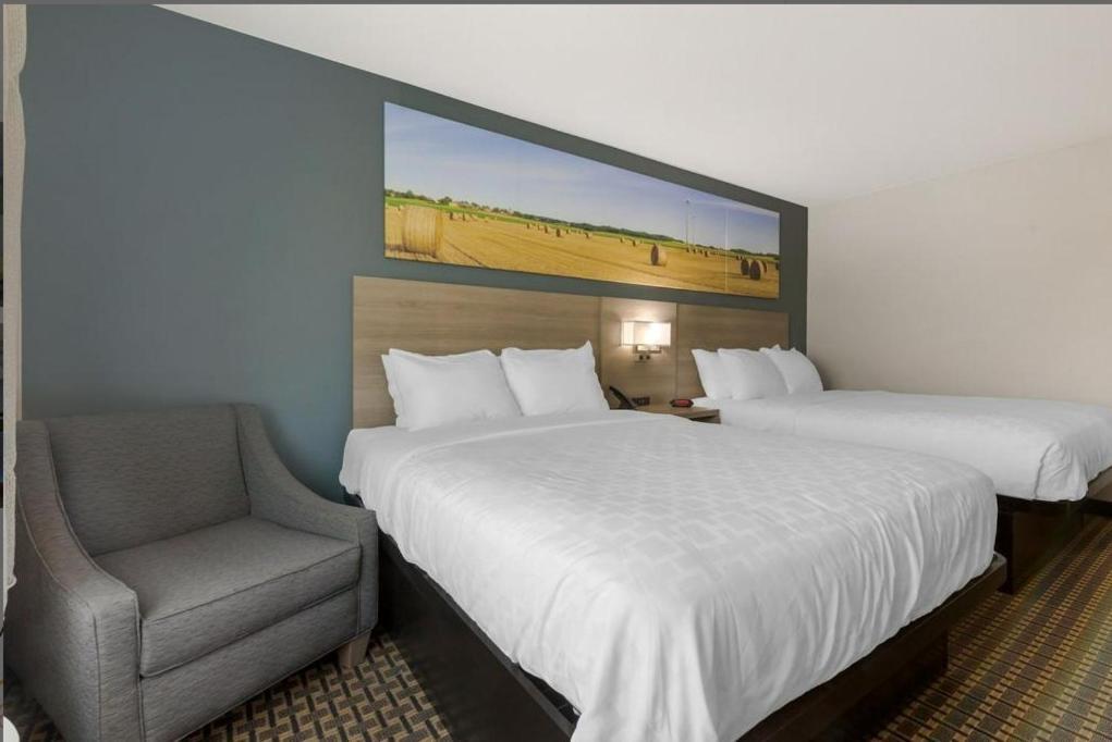 Clarion Pointe Hotel Tomah Exterior foto