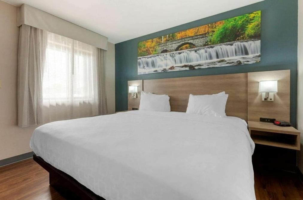 Clarion Pointe Hotel Tomah Exterior foto