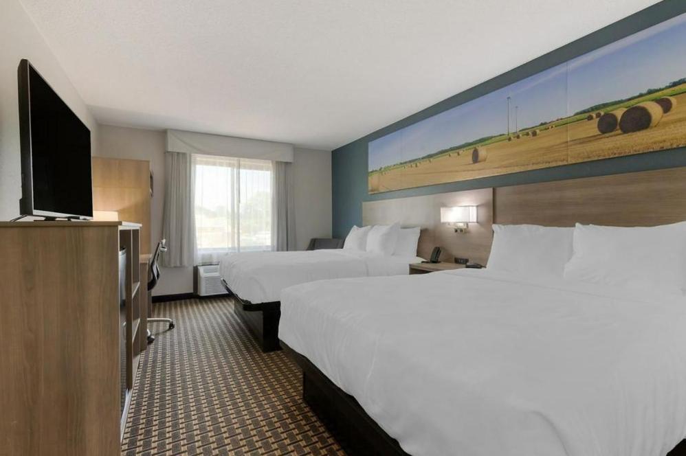 Clarion Pointe Hotel Tomah Exterior foto