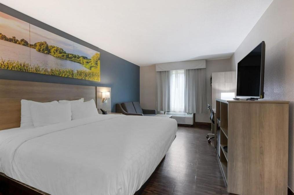 Clarion Pointe Hotel Tomah Exterior foto