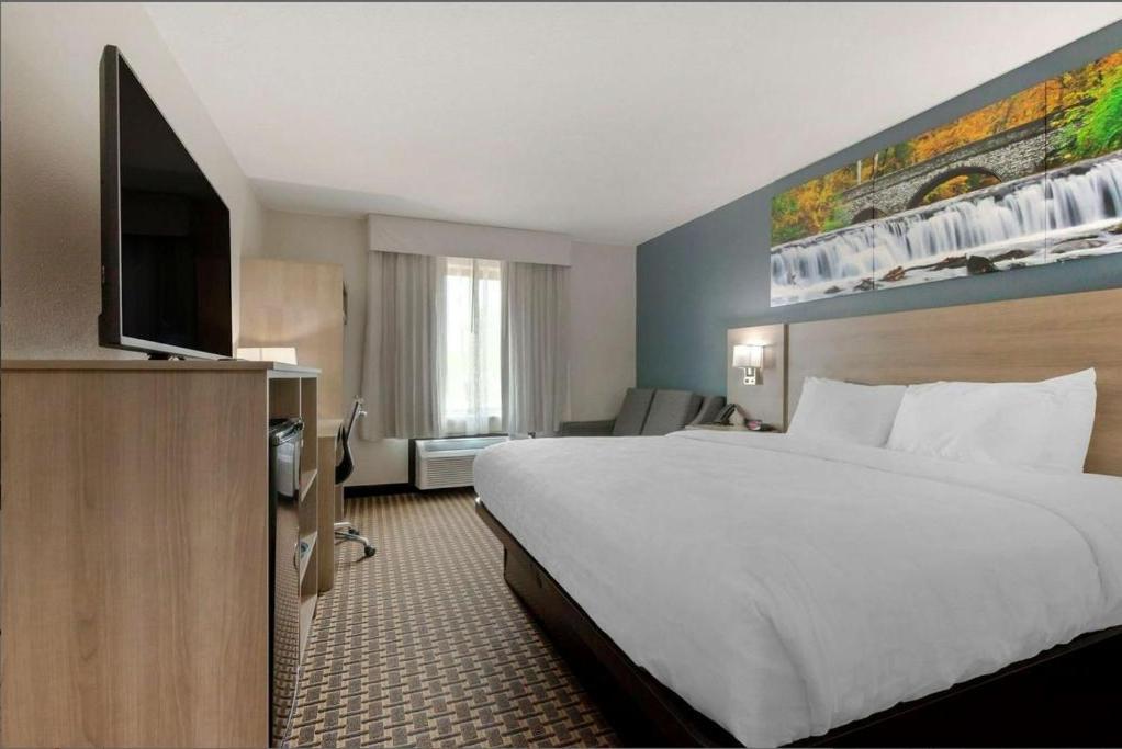 Clarion Pointe Hotel Tomah Exterior foto
